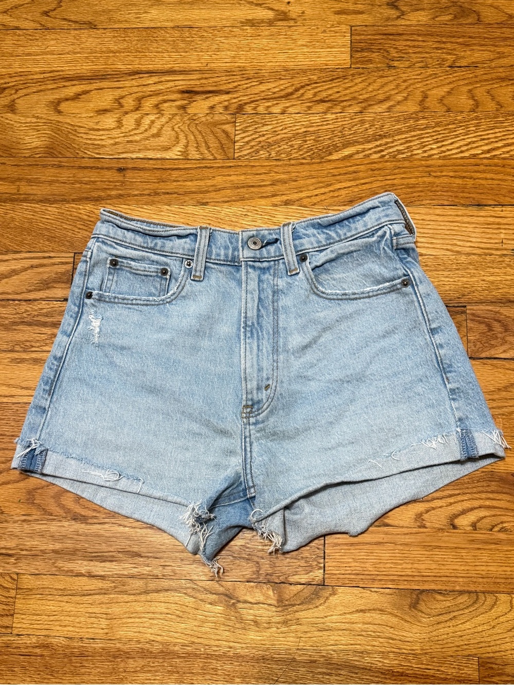 Abercrombie and Fitch The Mom Short High Rise - Size 25 / 0 jean shorts